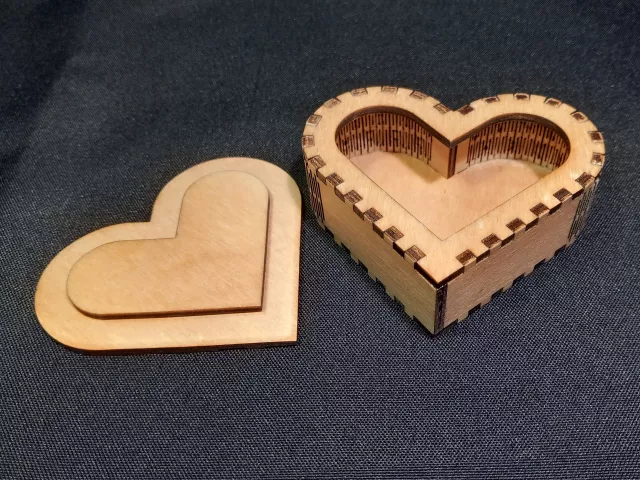 scatola forma cuore 12 cm